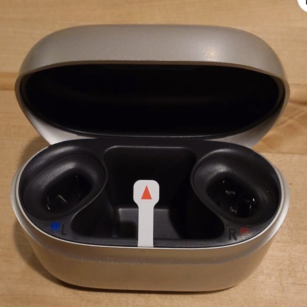 New pair Phonak Infinio I90 Sphere Ultra with Charger and all accessories - Picture 2 of 3
